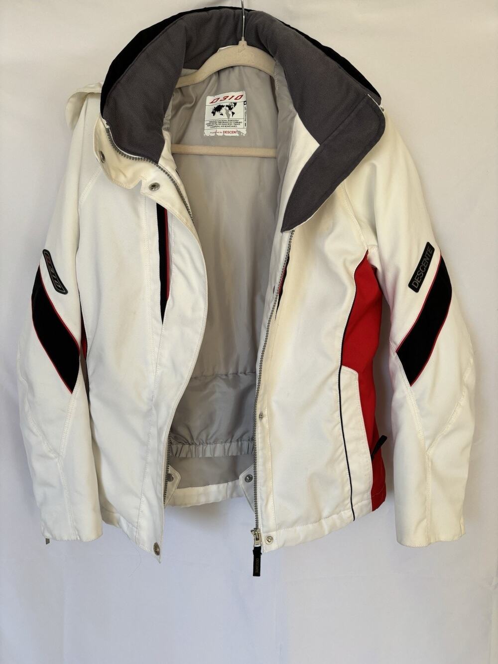 Descente Snow Board Ski Jacket Insulated Coat White Red Black Size 8 Women’s